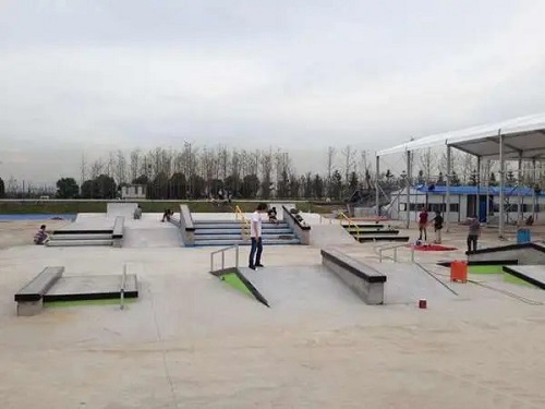 為什么要租賃板場道具而不是直接建造個滑板場？